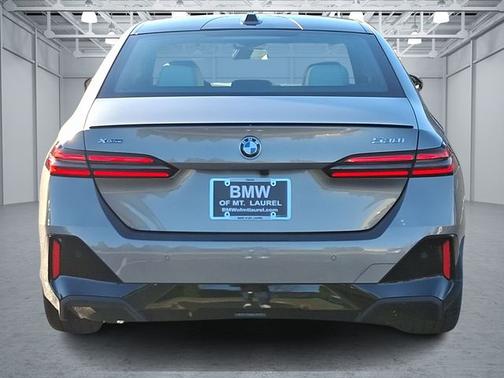 2025 BMW 530 530i xDrive