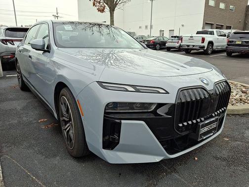 2025 BMW 740 740i xDrive