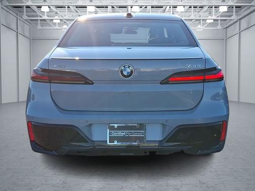 2025 BMW 740 740i xDrive