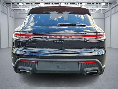 2022 Porsche Macan Base
