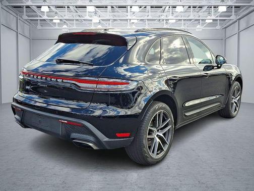 2022 Porsche Macan Base