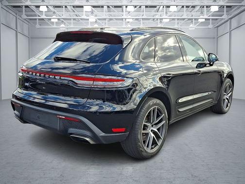 2022 Porsche Macan Base