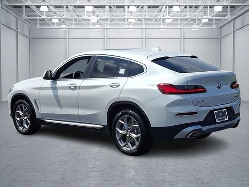 2025 BMW X4 xDrive30i