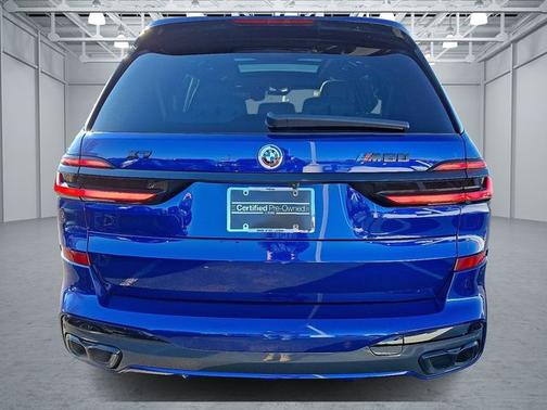 2023 BMW X7 M60i