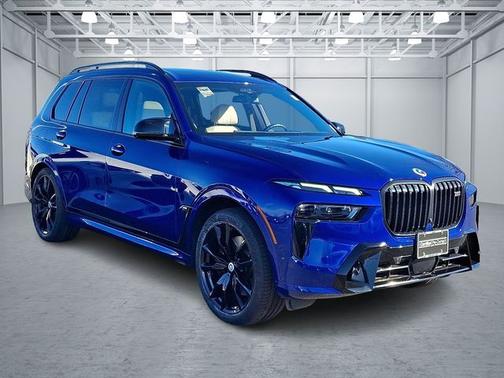 2023 BMW X7 M60i