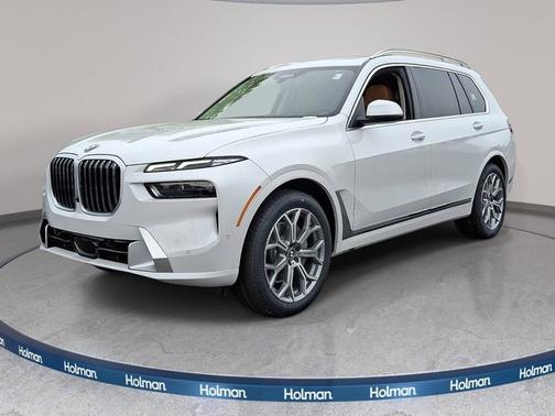 Mineral White Metallic 2026 BMW X7 xDrive40i