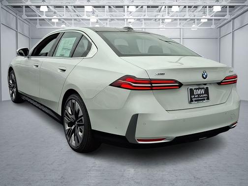 2026 BMW 530 530i xDrive