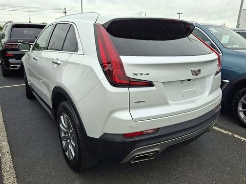 2023 Cadillac XT4 Premium Luxury