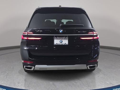 Black Sapphire Metallic 2026 BMW X7 xDrive40i