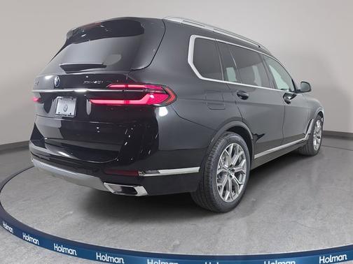 Black Sapphire Metallic 2026 BMW X7 xDrive40i