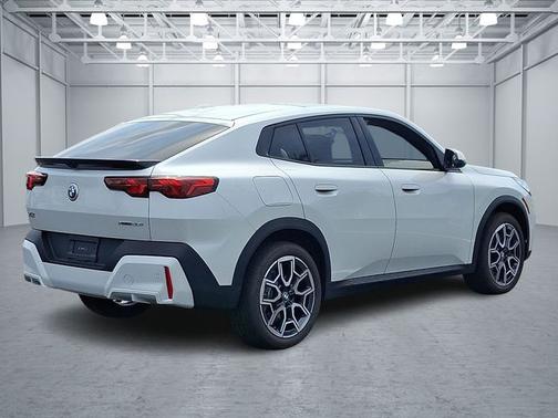 2025 BMW X2 xDrive28i