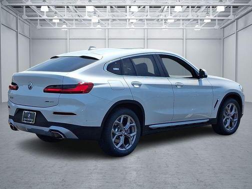 2024 BMW X4 xDrive30i