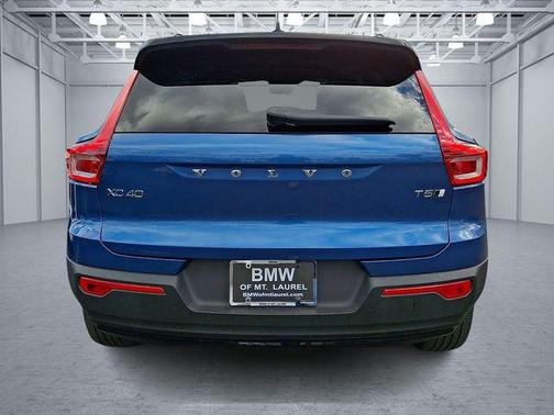 2021 Volvo XC40 R-Design