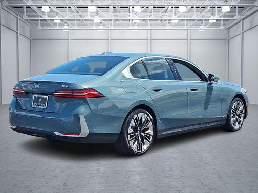 2025 BMW 530 530i xDrive
