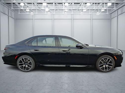 2023 BMW 760 760i xDrive