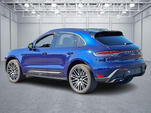 2022 Porsche Macan Base