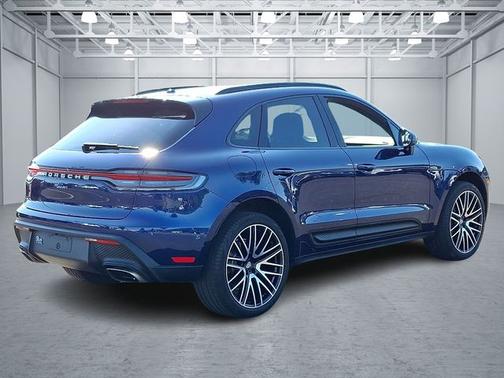 2022 Porsche Macan Base