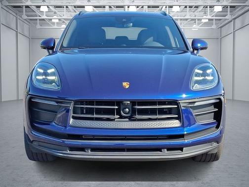 2022 Porsche Macan Base