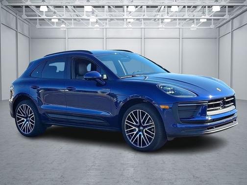 2022 Porsche Macan Base