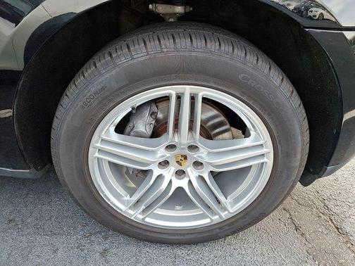 2017 Porsche Macan Base