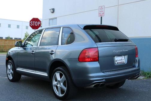 2004 Porsche Cayenne Turbo