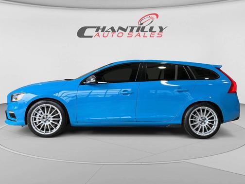 Rebel Blue 2018 Volvo V60 Polestar
