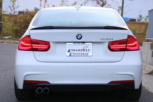 2018 BMW 330 i