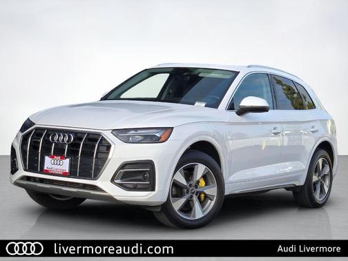 Ibis White 2023 Audi Q5 40 Premium Plus