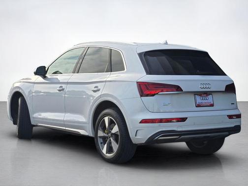 Ibis White 2023 Audi Q5 40 Premium Plus