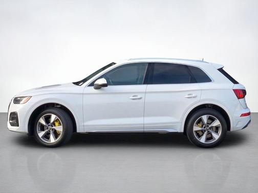 Ibis White 2023 Audi Q5 40 Premium Plus