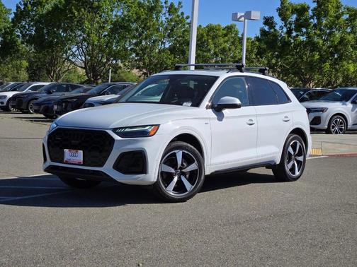 Glacier White Metallic 2023 Audi Q5 45 S line Prestige