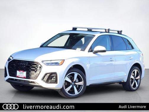 Glacier White Metallic 2023 Audi Q5 45 S line Prestige