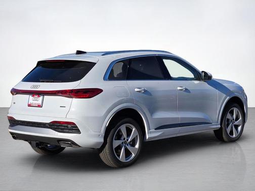 Glacier White Metallic 2025 Audi Q5 2.0T quattro Premium