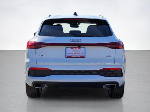 White 2025 Audi Q5 2.0T quattro Premium