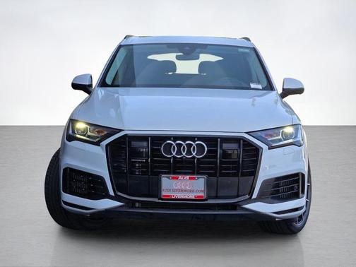 Glacier White Metallic 2022 Audi Q7 55 Prestige