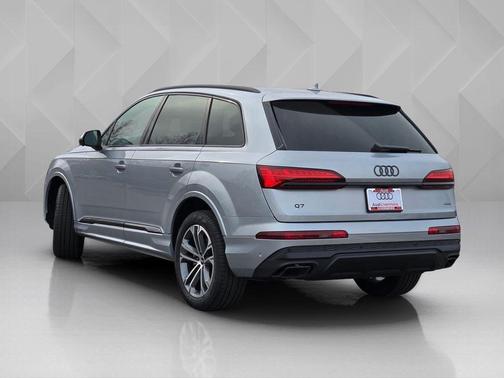 2026 Audi Q7 45 Premium Plus