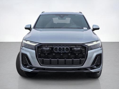 Satellite Silver Metallic 2026 Audi Q7 45 Premium Plus