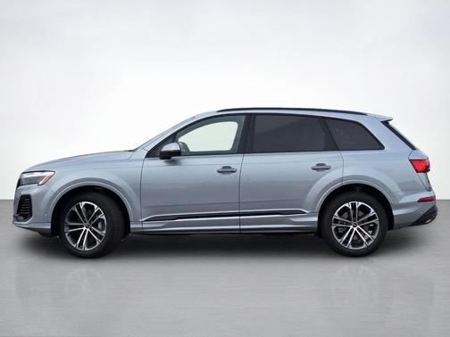 Satellite Silver Metallic 2026 Audi Q7 45 Premium Plus