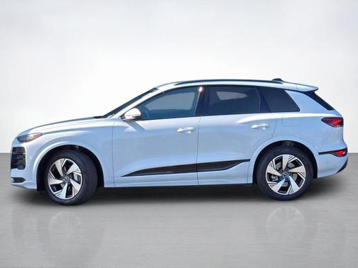 Glacier White Metallic 2025 Audi Q6 e-tron Premium
