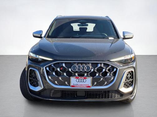 Tambora Gray Metallic 2025 Audi SQ5 3.0T quattro Premium