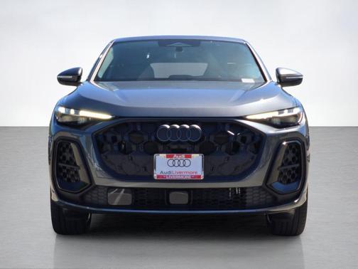 Daytona Gray Pearl 2026 Audi Q5 PLUS