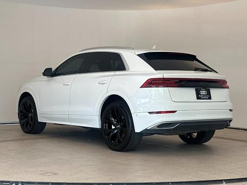 Carrara White 2022 Audi Q8 55 Premium Plus