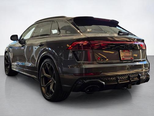 Daytona Gray Pearl 2026 Audi RS Q8 4.0T quattro