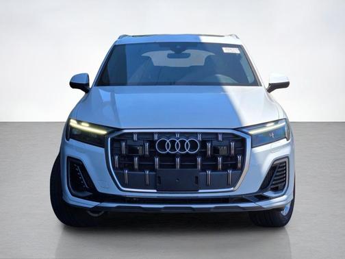 Glacier White Metallic 2025 Audi Q7 55 Premium Plus