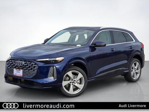 Navarra Blue Metallic 2025 Audi Q5 2.0T quattro Premium