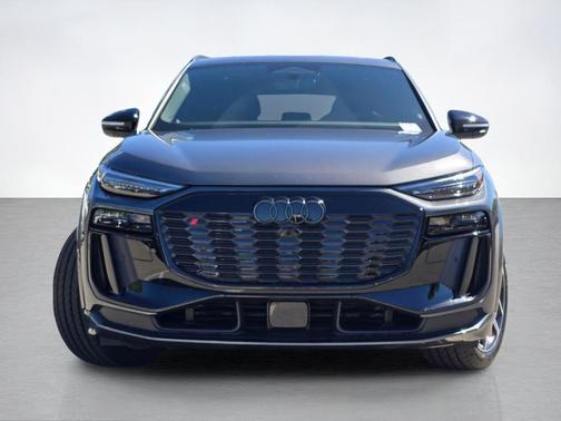 Daytona Gray Pearl 2027 Audi SQ6 e-tron Premium Plus