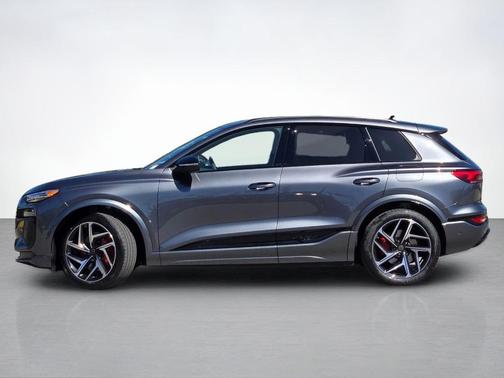 Daytona Gray Pearl 2027 Audi SQ6 e-tron Premium Plus