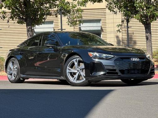 Mythos Black Metallic 2023 Audi e-tron GT Premium Plus