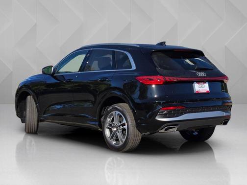 Black 2026 Audi Q5