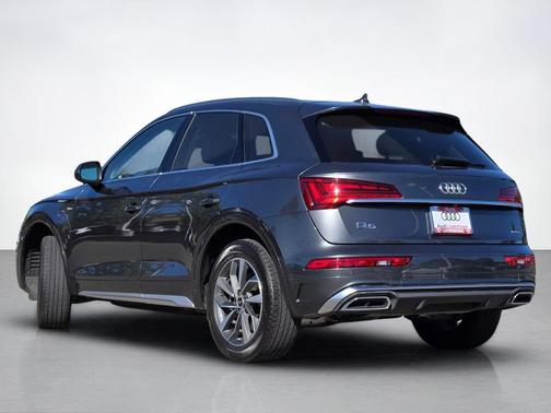 Daytona Gray Pearl Effect 2022 Audi Q5 45 S line quattro Premium